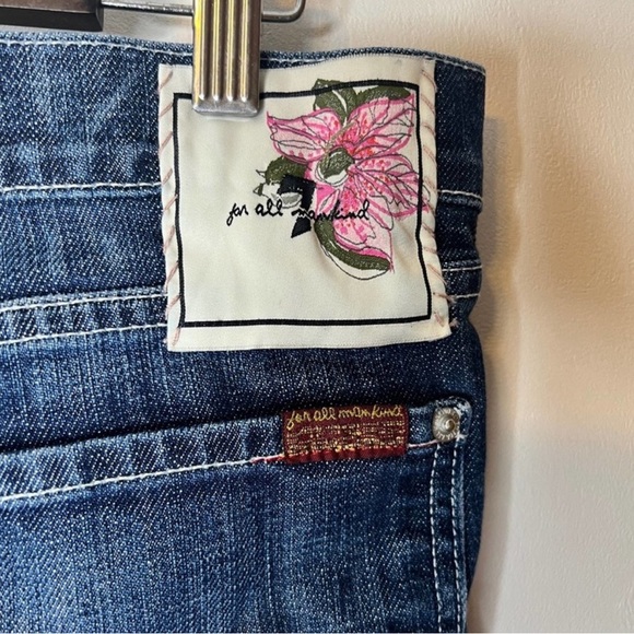 7 For All Mankind Hand Cut Distressed Denim Cutoff Shorts Size 30 Medium Wash - Picture 2 of 5